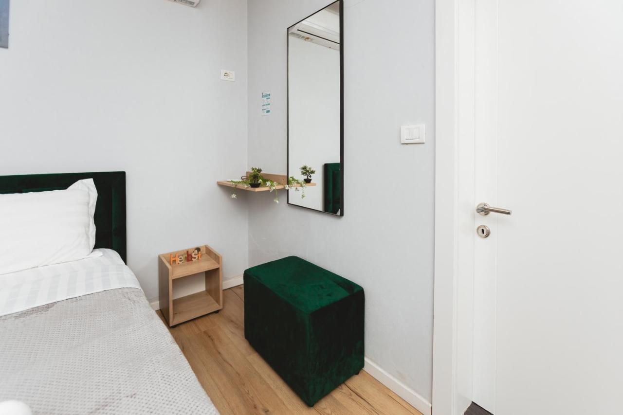 New Near New Bazaar - Center Apartament